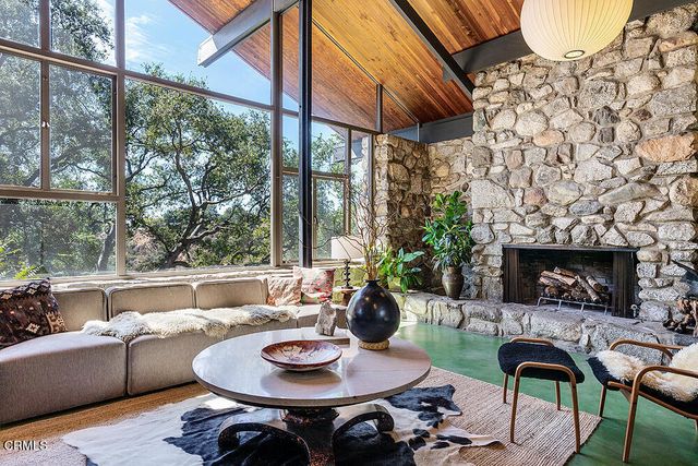 3740 Canyon Crest Road, Altadena, CA 91001