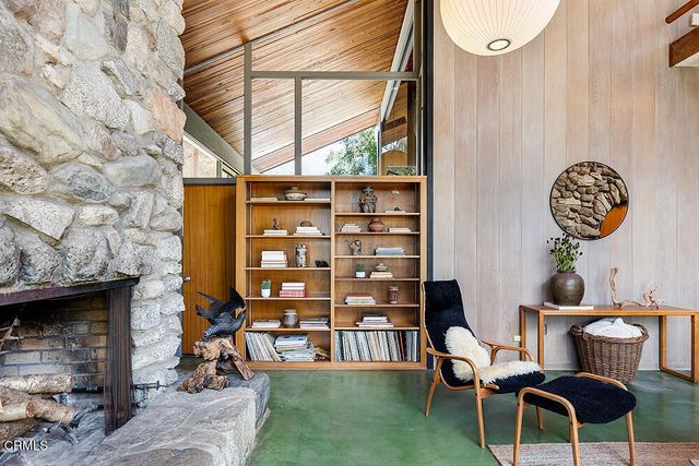 3740 Canyon Crest Road, Altadena, CA 91001