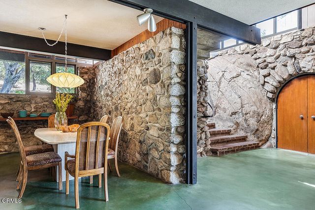 3740 Canyon Crest Road, Altadena, CA 91001