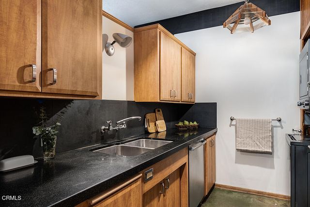 3740 Canyon Crest Road, Altadena, CA 91001