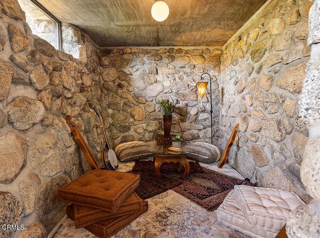 3740 Canyon Crest Road, Altadena, CA 91001