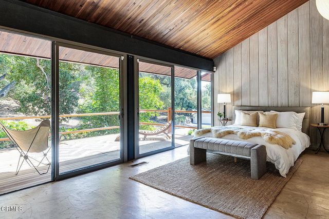 3740 Canyon Crest Road, Altadena, CA 91001