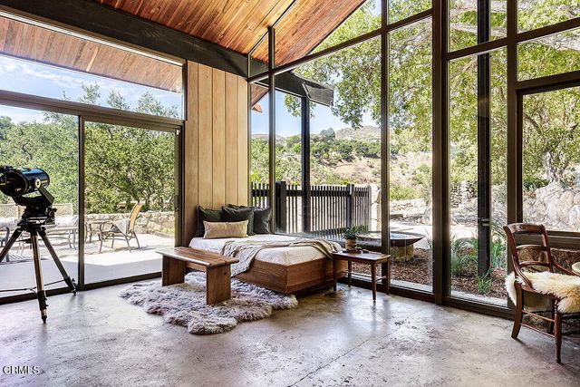 3740 Canyon Crest Road, Altadena, CA 91001