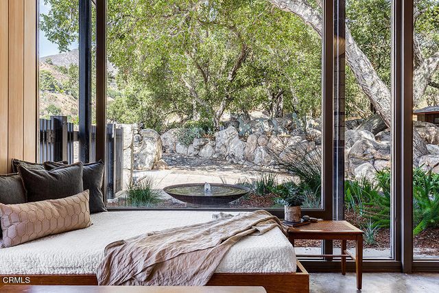 3740 Canyon Crest Road, Altadena, CA 91001