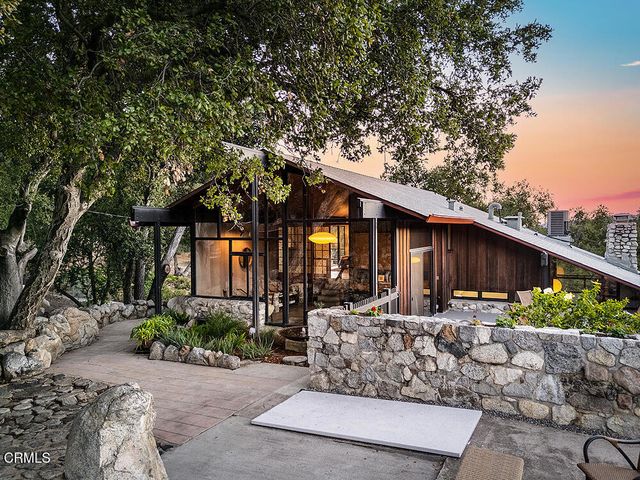 3740 Canyon Crest Road, Altadena, CA 91001