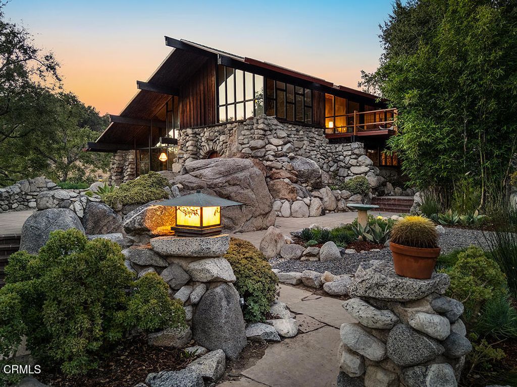 3740 Canyon Crest Road, Altadena, CA 91001