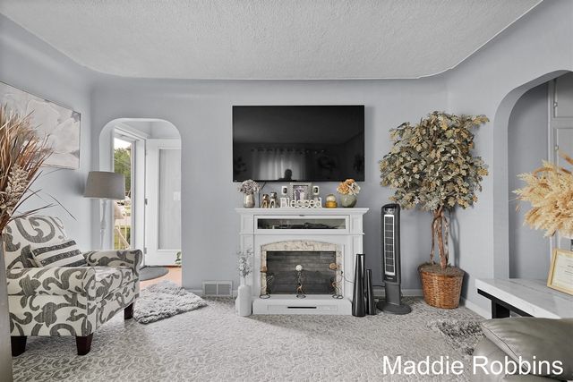 3835 Wilson Avenue, Grandville, MI 49418