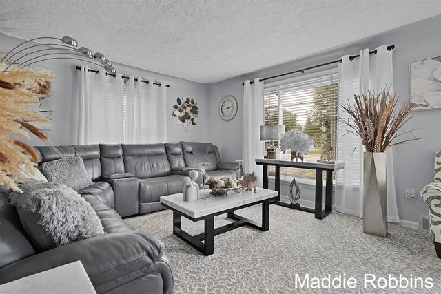 3835 Wilson Avenue, Grandville, MI 49418