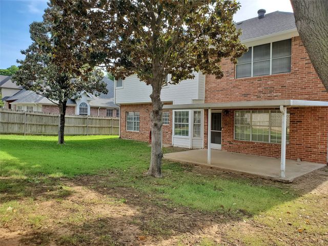 1040 Woodbriar Drive, Grapevine, TX 76051