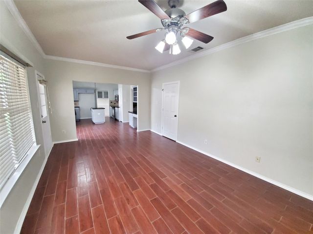 1040 Woodbriar Drive, Grapevine, TX 76051