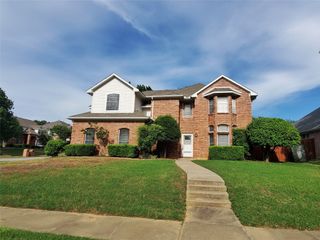 1040 Woodbriar Drive, Grapevine, TX 76051
