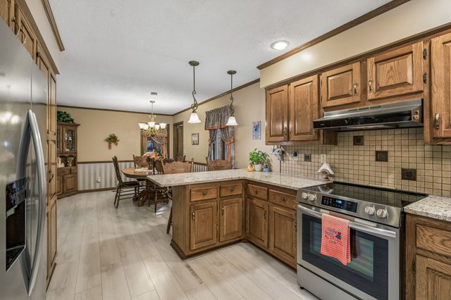 755 Utsi Rd, Estill Springs, TN 37330