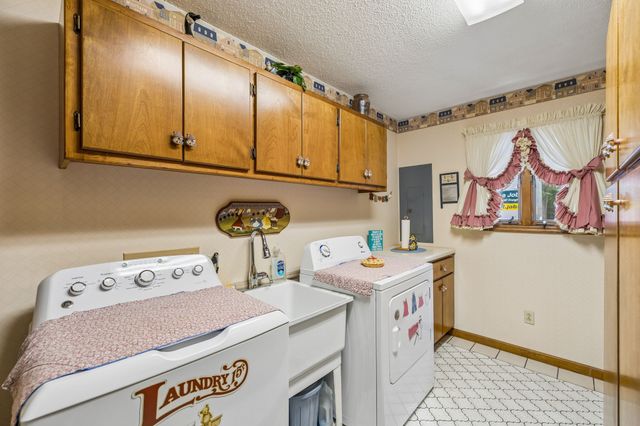 755 Utsi Rd, Estill Springs, TN 37330