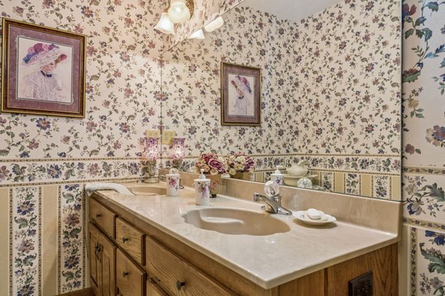 755 Utsi Rd, Estill Springs, TN 37330