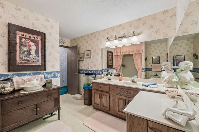 755 Utsi Rd, Estill Springs, TN 37330