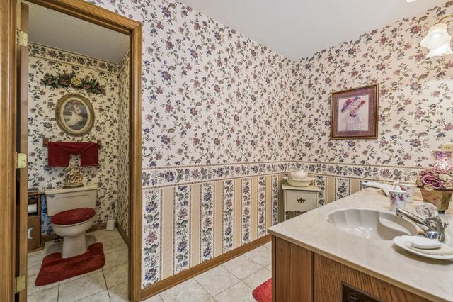 755 Utsi Rd, Estill Springs, TN 37330