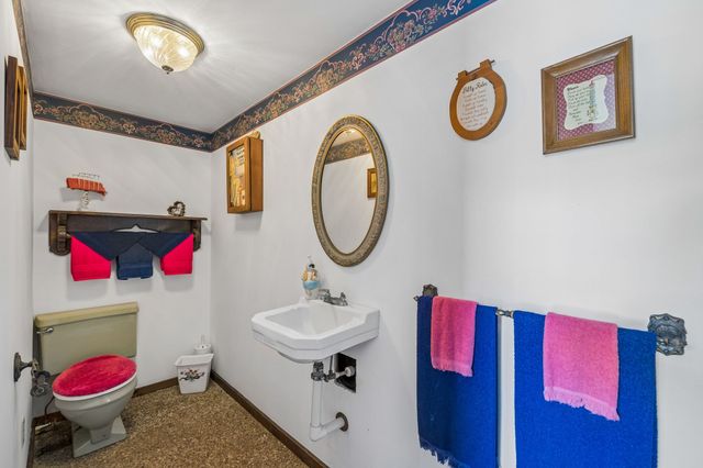 755 Utsi Rd, Estill Springs, TN 37330