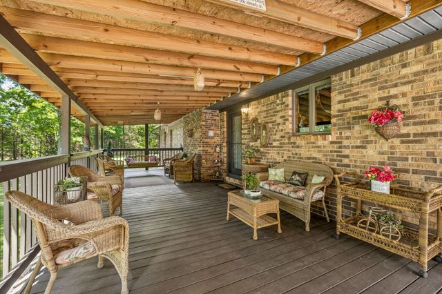 755 Utsi Rd, Estill Springs, TN 37330