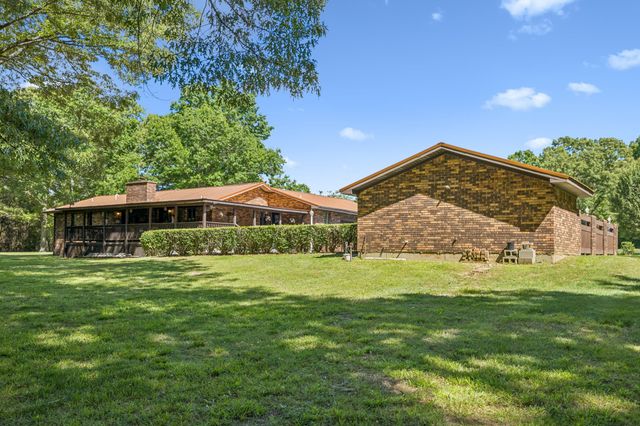 755 Utsi Rd, Estill Springs, TN 37330