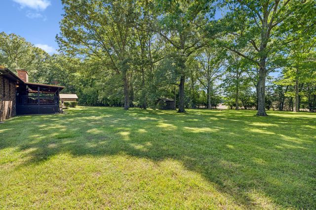 755 Utsi Rd, Estill Springs, TN 37330