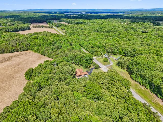 755 Utsi Rd, Estill Springs, TN 37330