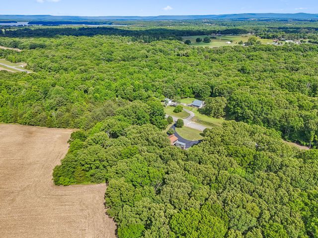 755 Utsi Rd, Estill Springs, TN 37330