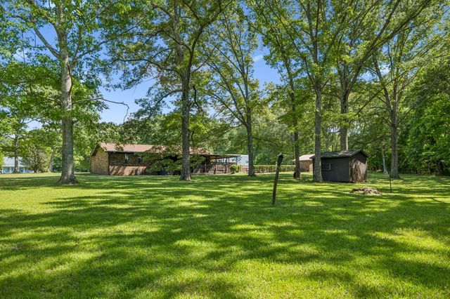 755 Utsi Rd, Estill Springs, TN 37330