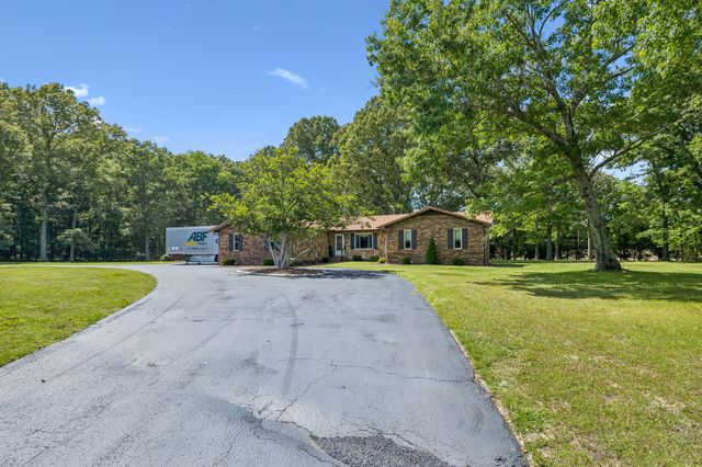 755 Utsi Rd, Estill Springs, TN 37330