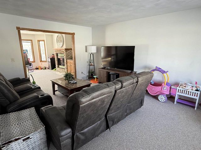 3608 S BERRYFIELD LANE, Appleton, WI 54915