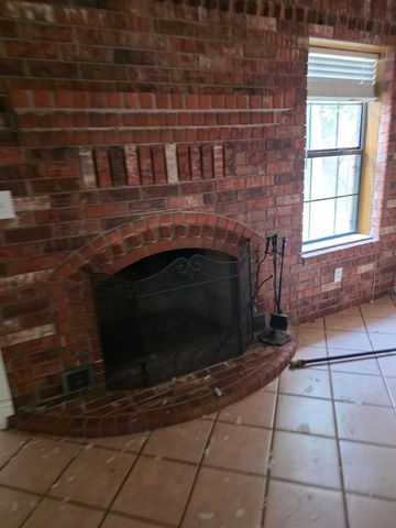 5934 Deerwood Drive, Conroe, TX 77306