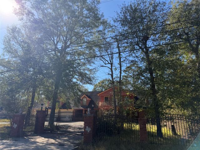 5934 Deerwood Drive, Conroe, TX 77306