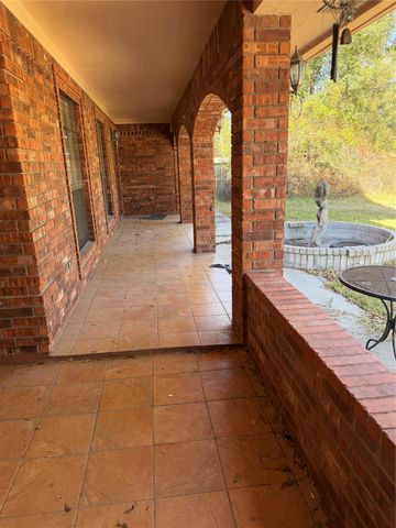 5934 Deerwood Drive, Conroe, TX 77306