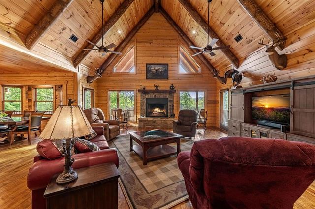 460 Wikle Drive, Ellijay, GA 30540