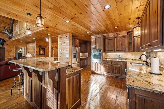460 Wikle Drive, Ellijay, GA 30540