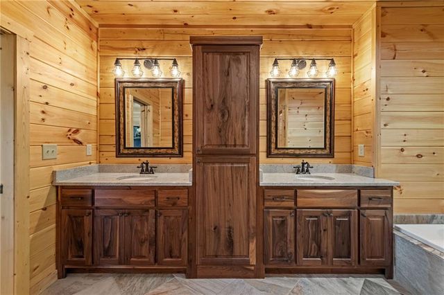 460 Wikle Drive, Ellijay, GA 30540