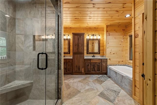 460 Wikle Drive, Ellijay, GA 30540