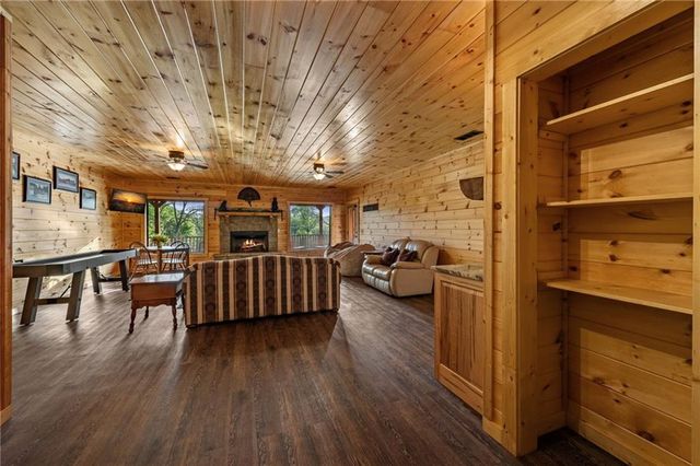 460 Wikle Drive, Ellijay, GA 30540