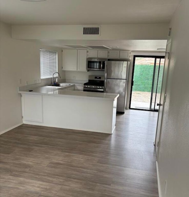 32389 Whispering Palms Trail 4, Cathedral City, CA 92234