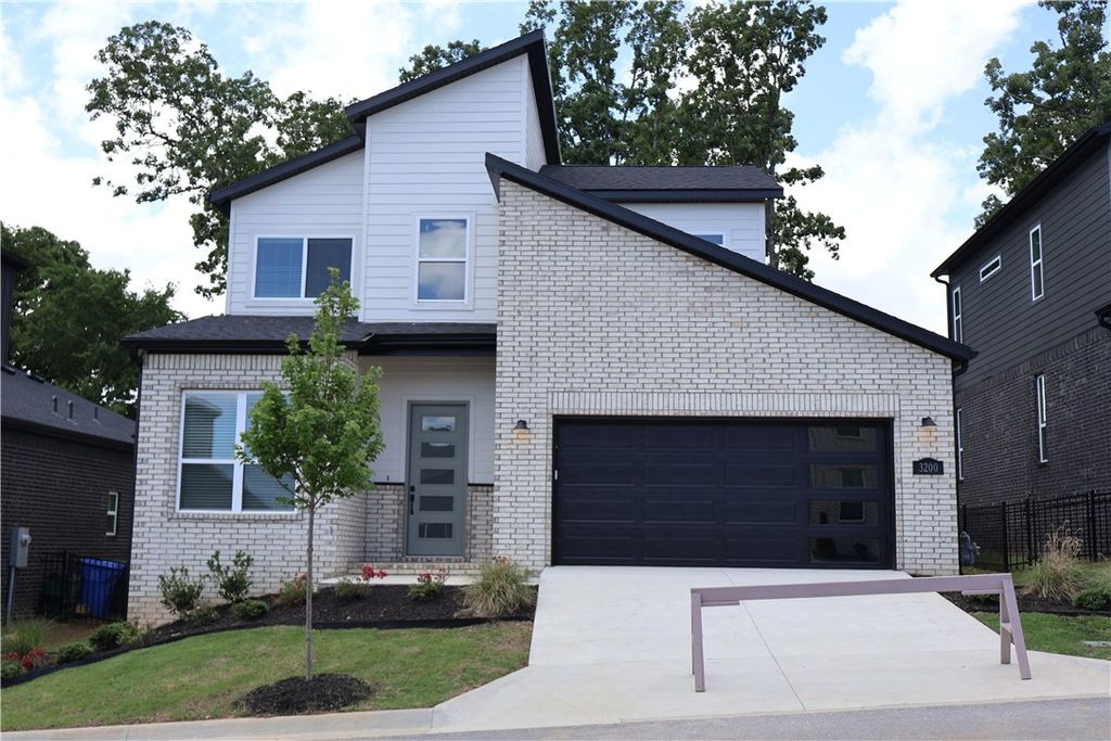 3200 NW Sumac Drive, Fayetteville, AR 72703