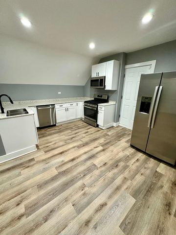 2713 W Gladys Avenue 3, Chicago, IL 60612