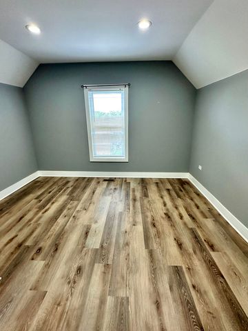 2713 W Gladys Avenue 3, Chicago, IL 60612