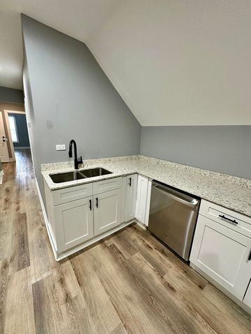 2713 W Gladys Avenue 3, Chicago, IL 60612