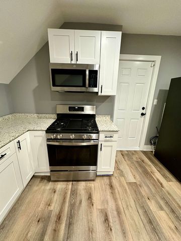 2713 W Gladys Avenue 3, Chicago, IL 60612