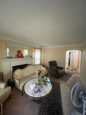 17587 Strathmoor Street, Detroit, MI 48235