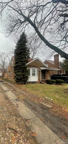 17587 Strathmoor Street, Detroit, MI 48235