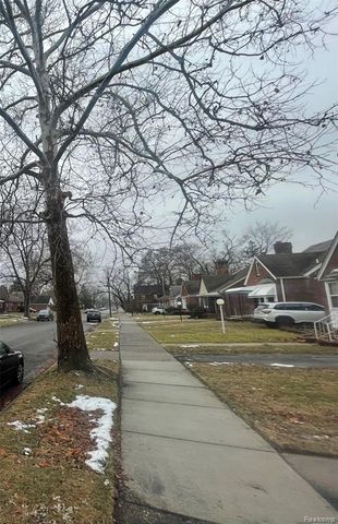 17587 Strathmoor Street, Detroit, MI 48235