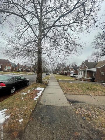 17587 Strathmoor Street, Detroit, MI 48235