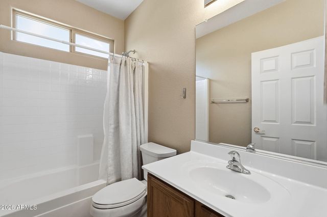3220 E GLENEAGLE Drive, Chandler, AZ 85249