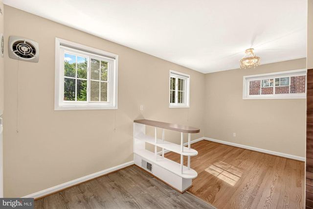 11407 GRAYLING LN, Rockville, MD 20852