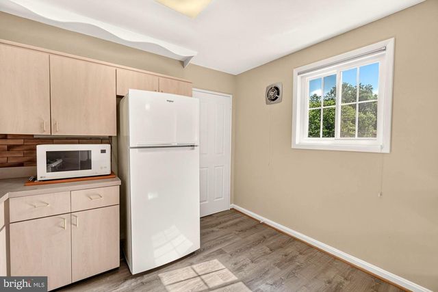 11407 GRAYLING LN, Rockville, MD 20852